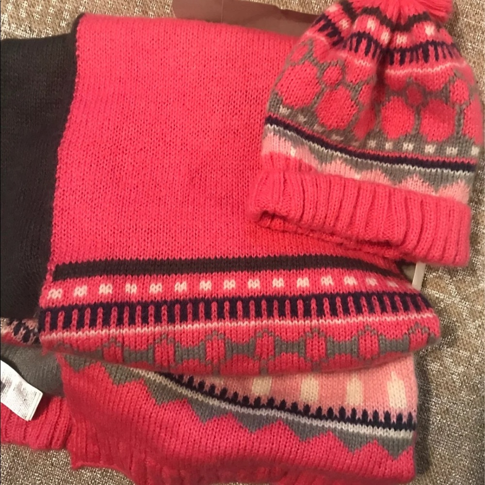 Gap Matching Hat/Scarf Set
